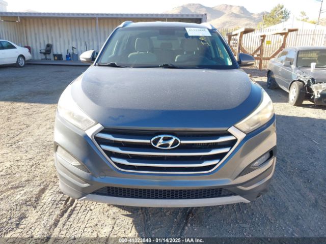 KM8J3CA22HU355572 Hyundai Tucson Sport