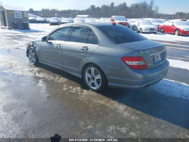 2010 MERCEDES-BENZ C-CLASS WDDGF8BB5AR126500 Photo 2