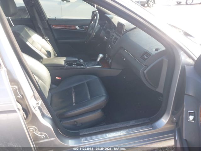 2010 MERCEDES-BENZ C-CLASS WDDGF8BB5AR126500 Photo 4