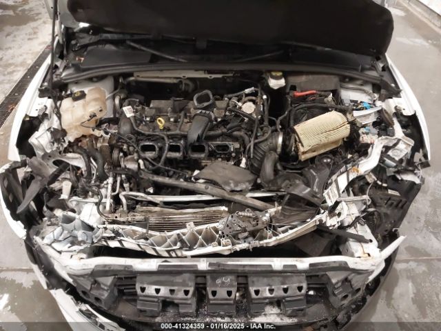 1FADP3K25JL316724 Ford FOCUS SE