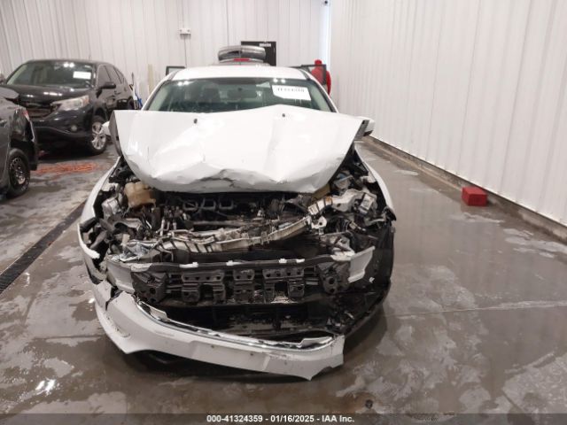 1FADP3K25JL316724 Ford FOCUS SE