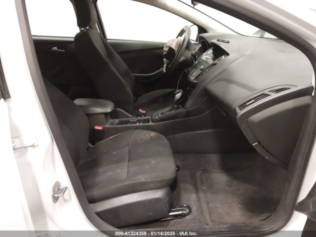 1FADP3K25JL316724 Ford FOCUS SE