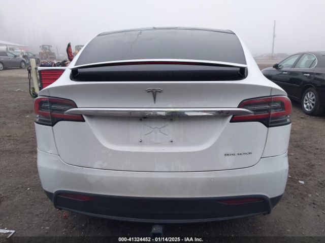5YJXCDE2XMF319579 Tesla 2021