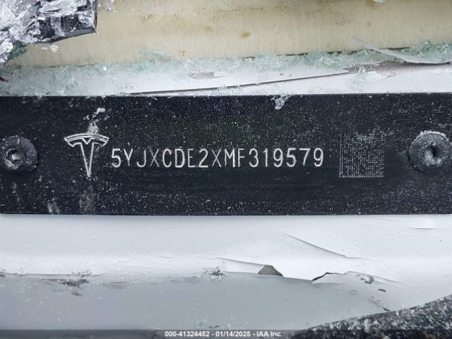 5YJXCDE2XMF319579 Tesla 2021