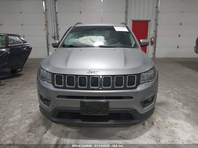 Jeep Compass Latitude 4x4 2018 3C4NJDBBXJT232229 Image 12