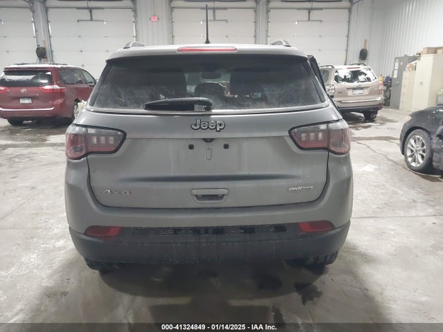 Jeep Compass Latitude 4x4 2018 3C4NJDBBXJT232229 Image 16