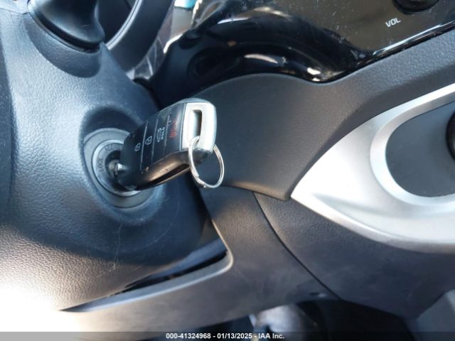 KNADM4A32H6050085 KIA RIO LX