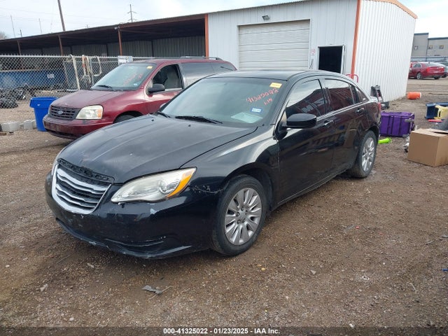 Chrysler 200 LX 2014 1C3CCBAB6EN214098 Image 2