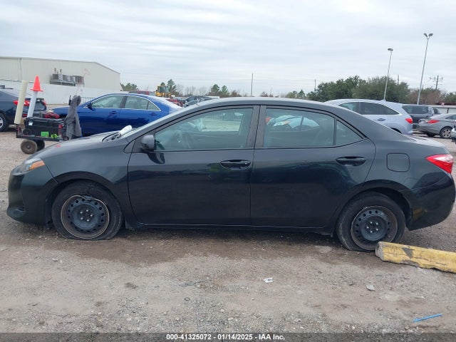 Toyota COROLLA LE 2018 5YFBURHE8JP850502 Image 14