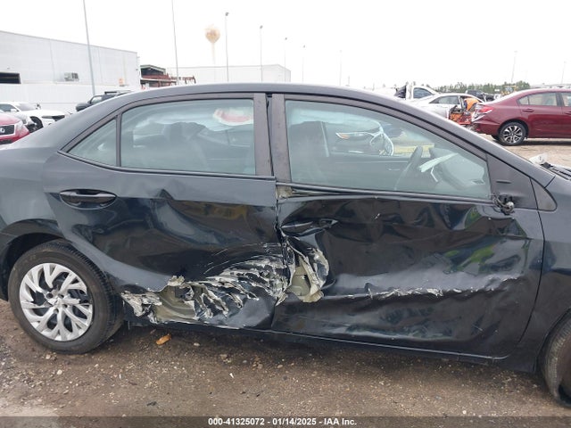 Toyota COROLLA LE 2018 5YFBURHE8JP850502 Image 6