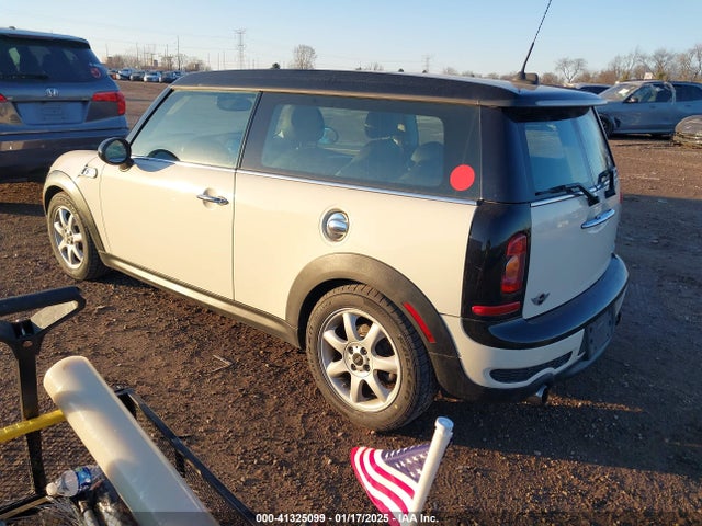 2009 MINI COOPER S CLUBMAN WMWMM33509TP92867 Photo 2