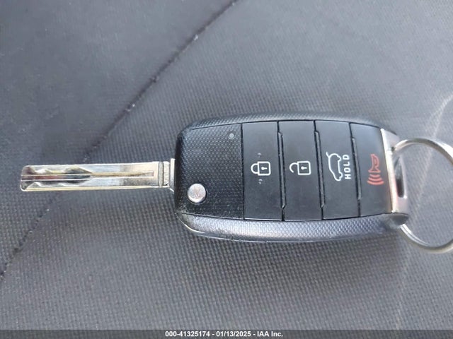 KIA Soul 2016 KNDJN2A22G7833768 Image 11
