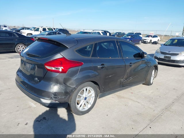 Ford FOCUS SE 2016 1FADP3K21GL399576 Image 4
