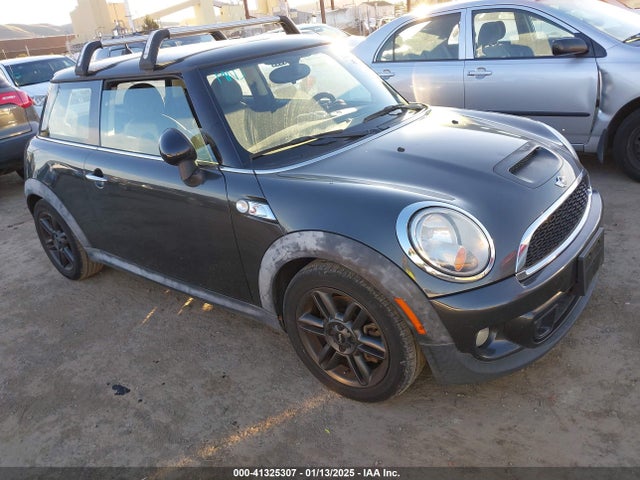 2011 MINI COOPER S WMWSV3C5XBTY23813 Photo 0