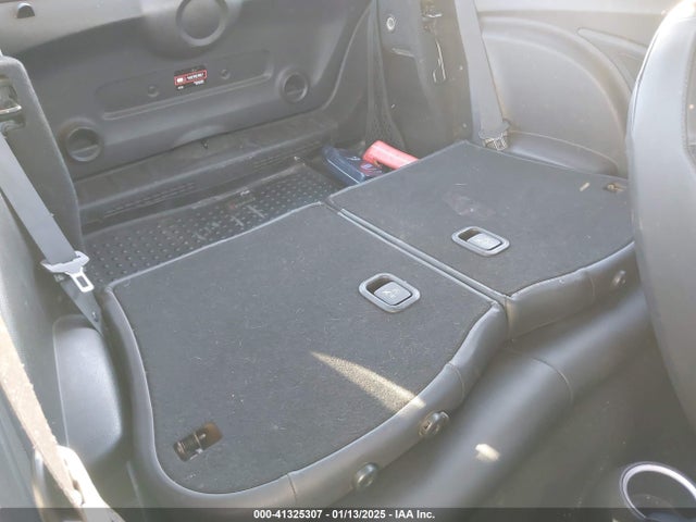 2011 MINI COOPER S WMWSV3C5XBTY23813 Photo 7