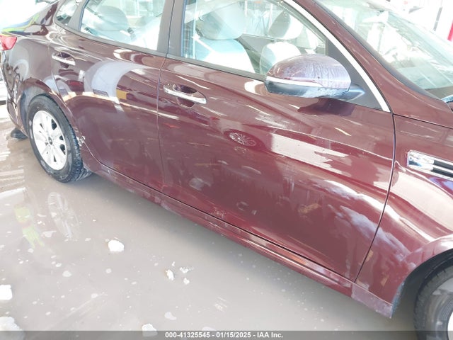 KIA Optima Lx 2018 5XXGT4L35JG197623 Image 17