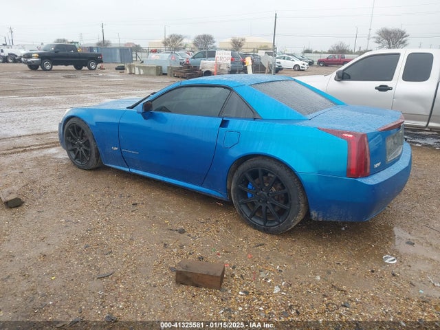 2008 CADILLAC XLR-V 1G6YX36D885600261 Photo 2