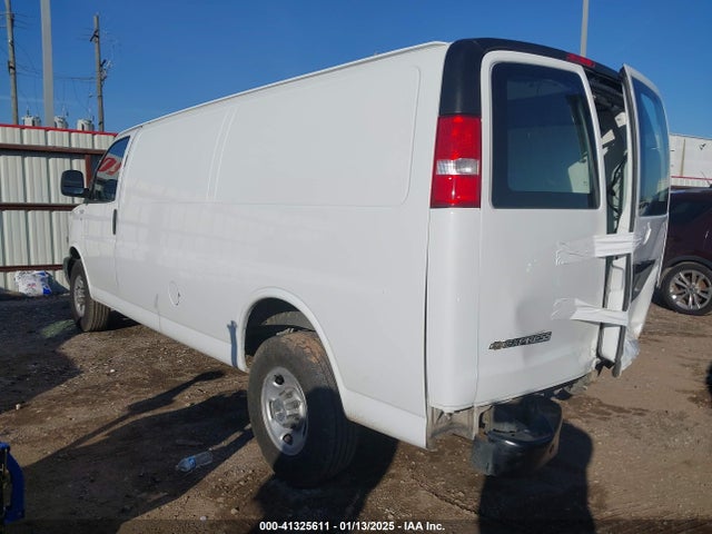1GCZGHF72N1157617 Chevrolet Express Cargo Rwd 3500 Extended Wheelbase Wt