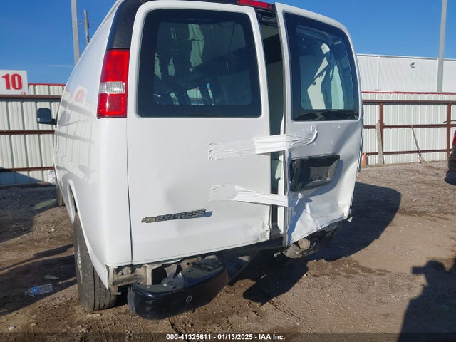 1GCZGHF72N1157617 Chevrolet Express Cargo Rwd 3500 Extended Wheelbase Wt