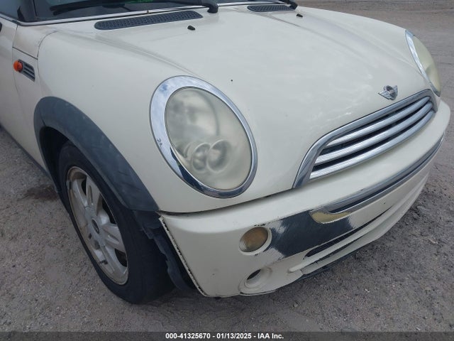 2006 MINI COOPER WMWRF33506TG15783 Photo 5