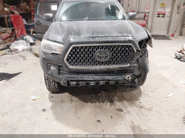 3TMCZ5AN9JM126432 Toyota Tacoma Trd Off Road
