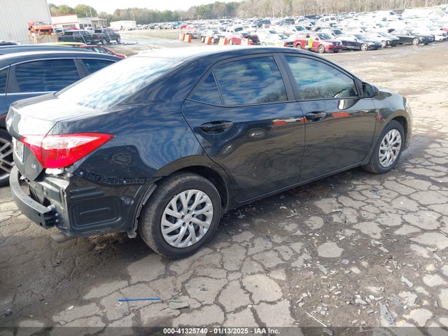 Toyota COROLLA LE 2018 5YFBURHE7JP848868 Image 4