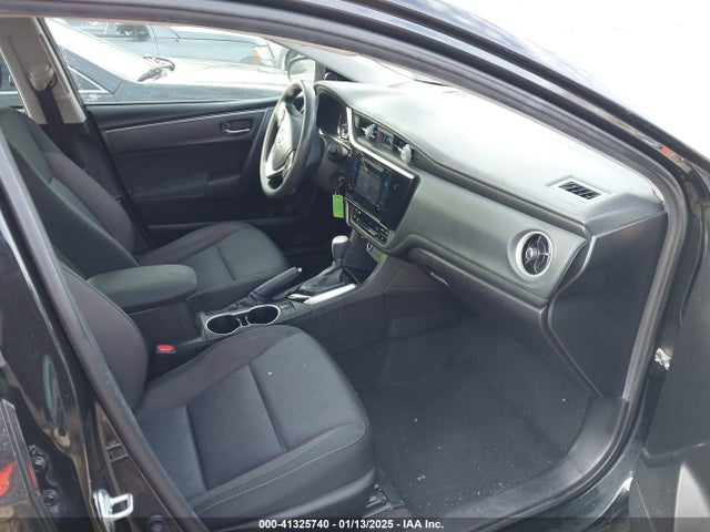 Toyota COROLLA LE 2018 5YFBURHE7JP848868 Image 5