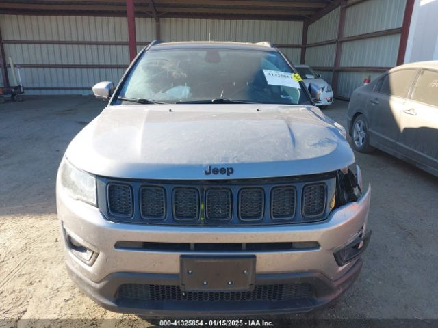 3C4NJDBB1JT326239 Jeep 2018