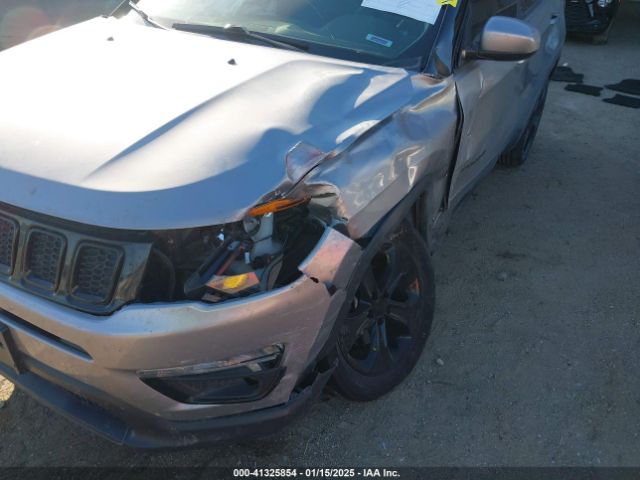 3C4NJDBB1JT326239 Jeep 2018