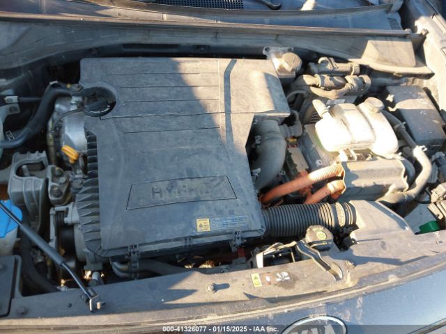 KNDCC3LCXH5070518 KIA NIRO EX