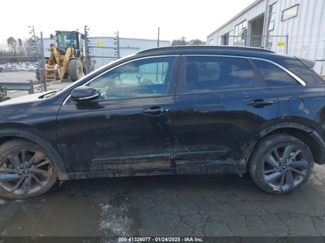 KNDCC3LCXH5070518 KIA NIRO EX