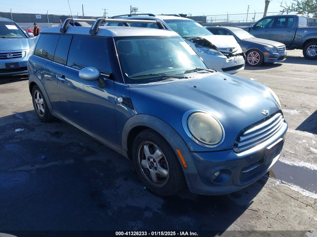 2011 MINI COOPER CLUBMAN WMWZF3C5XBT187633 Photo 0