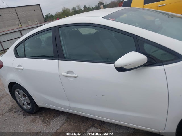 KIA FORTE LX 2017 3KPFK4A71HE012992 Image 13