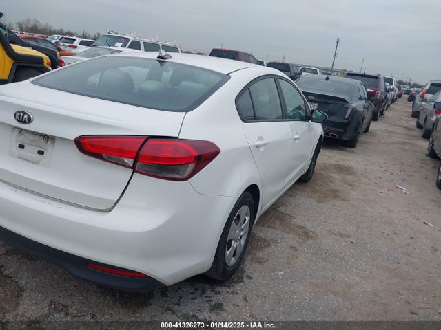 KIA FORTE LX 2017 3KPFK4A71HE012992 Image 4