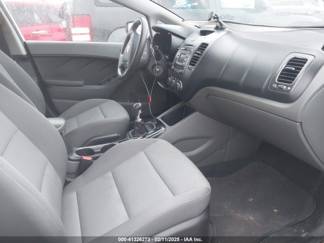 KIA FORTE LX 2017 3KPFK4A71HE012992 Image 5