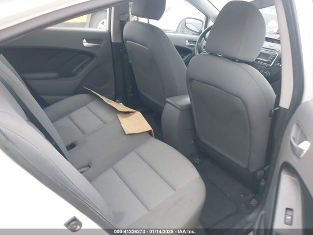 KIA FORTE LX 2017 3KPFK4A71HE012992 Image 8