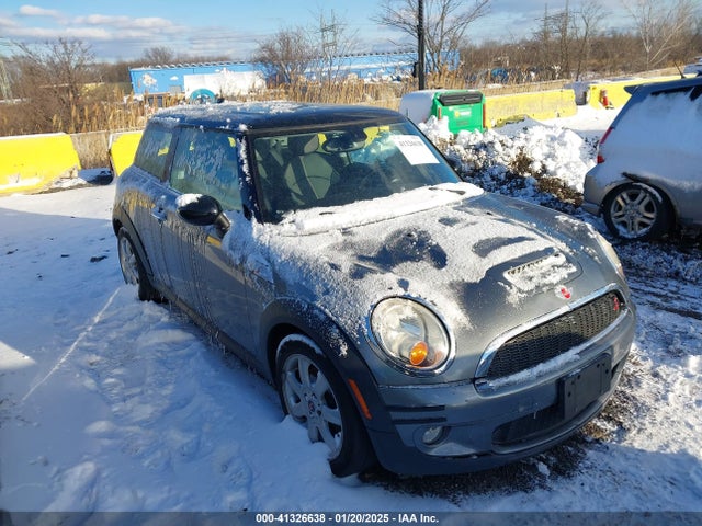 2009 MINI COOPER S WMWMF735X9TV39962 Photo 0