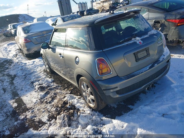 2009 MINI COOPER S WMWMF735X9TV39962 Photo 2