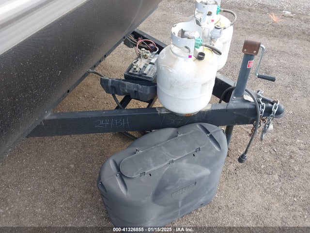 41326855 :رقم المزاد ، 4YDT2442XJH934743 vin ، 2018 Coleman Lantern 244bh مزاد بيع