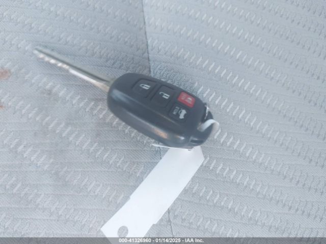 4T1BF1FKXFU107737 Toyota CAMRY LE