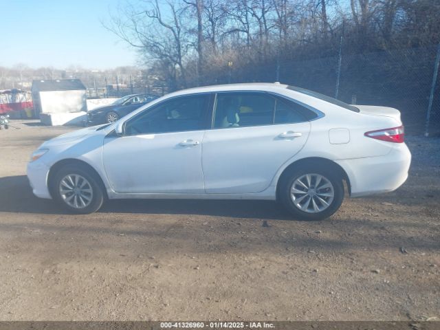 4T1BF1FKXFU107737 Toyota CAMRY LE