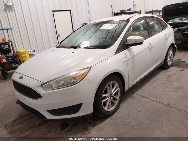 Ford FOCUS SE 2015 1FADP3F26FL350057 Image 2