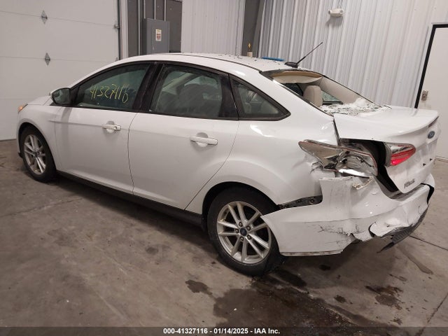 Ford FOCUS SE 2015 1FADP3F26FL350057 Image 3