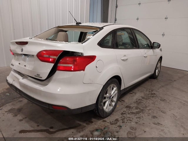 Ford FOCUS SE 2015 1FADP3F26FL350057 Image 4