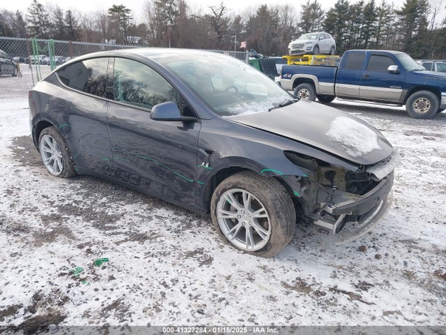 2021 TESLA MODEL Y 5YJYGDEE2MF196122 Photo 0