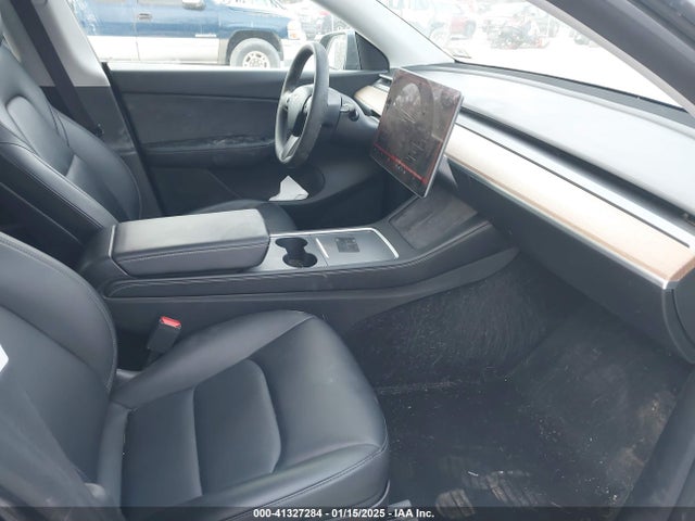 2021 TESLA MODEL Y 5YJYGDEE2MF196122 Photo 4