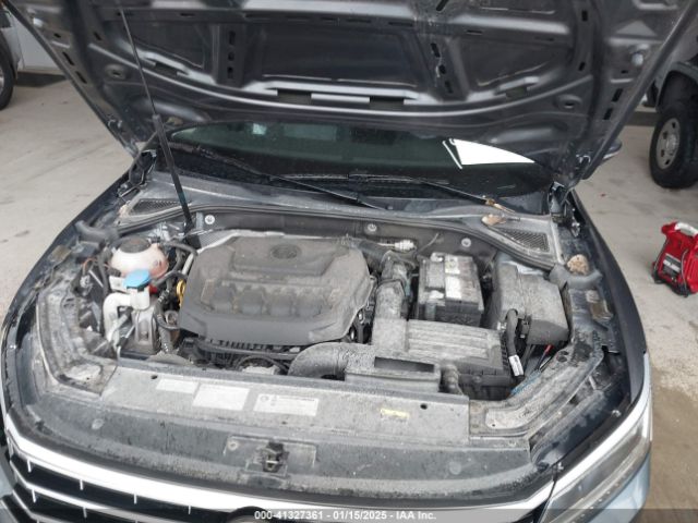 1VWBA7A33JC011546 Volkswagen Passat 2.0t Se