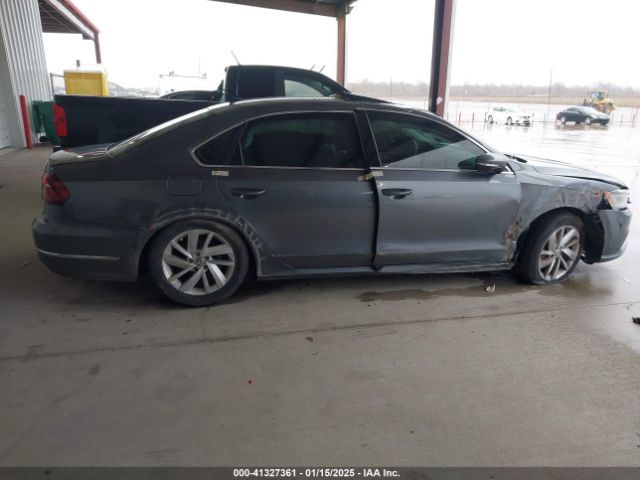 1VWBA7A33JC011546 Volkswagen Passat 2.0t Se