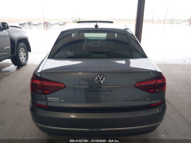 1VWBA7A33JC011546 Volkswagen Passat 2.0t Se