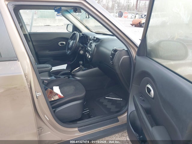 KNDJN2A27F7223279 KIA Soul